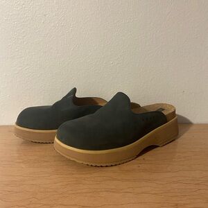 Sold out Reef Vista Skye Platform Clogs size 8